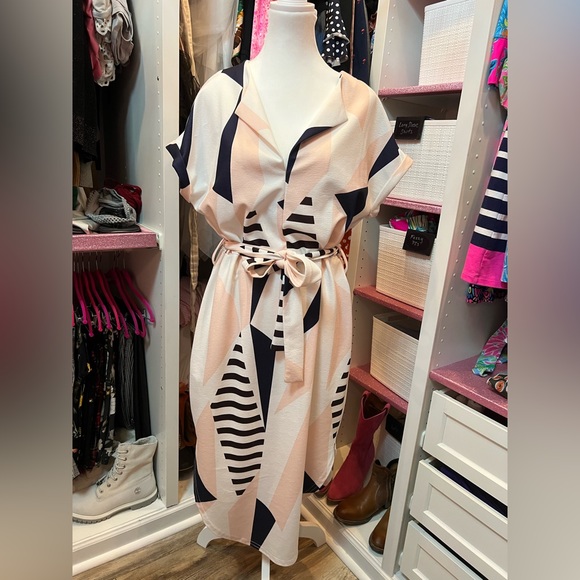 Geometric design dress - Picture 1 of 8